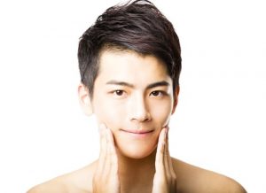 秋のシンプルオシャレに、シミは天敵!男も“シミ治療”で、脱老け顔!目指せ、清潔感!