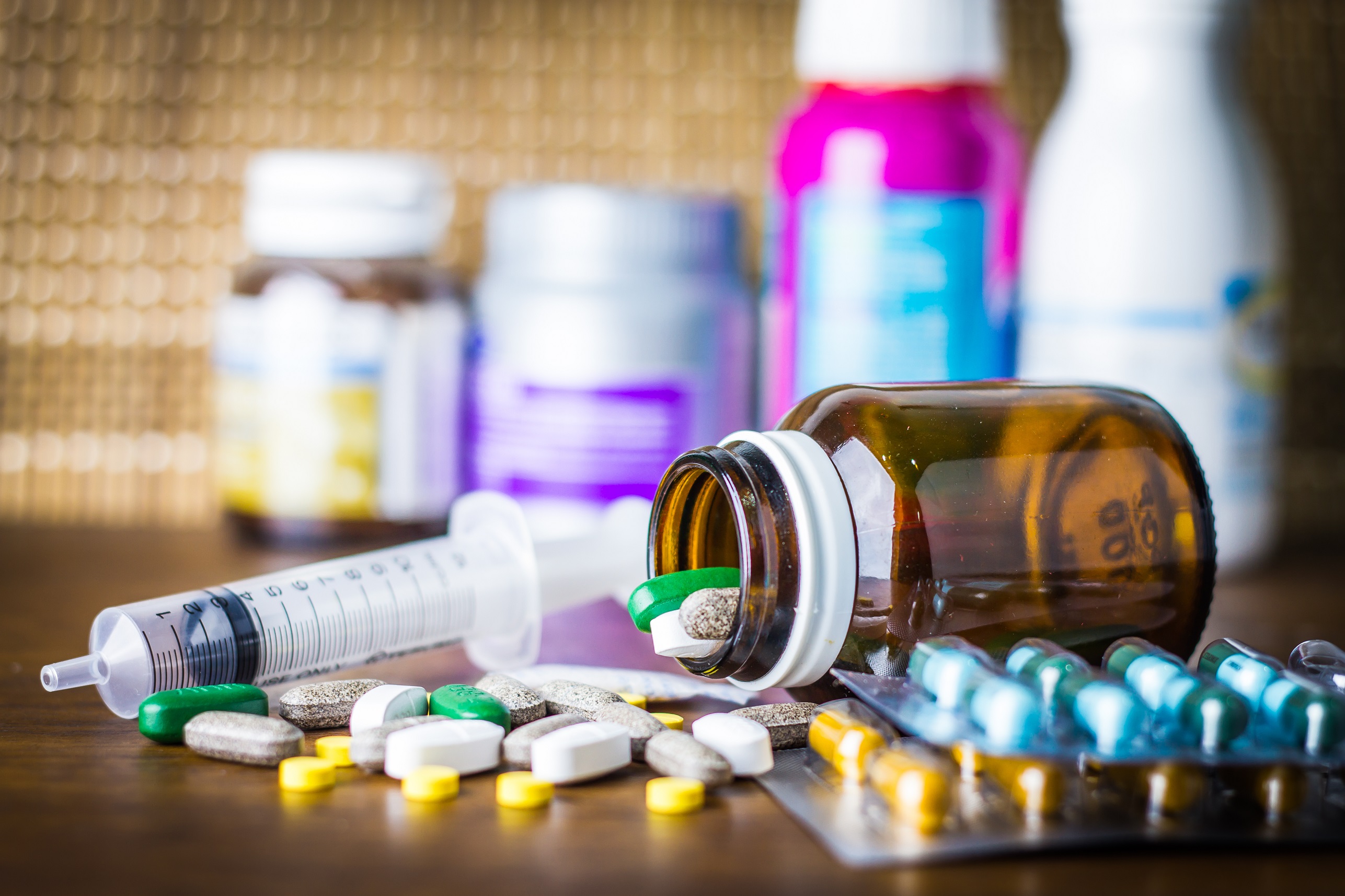 【AGA治療薬・ED治療薬など】個人輸入の医薬品にご用心。医師処方の薬と同じ名前でも、効果・安全性が異なります!
